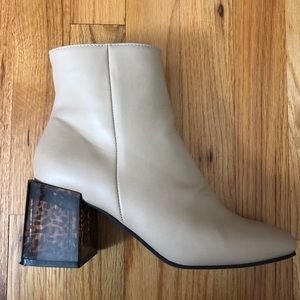 Beige ankle boots with tortoise heel